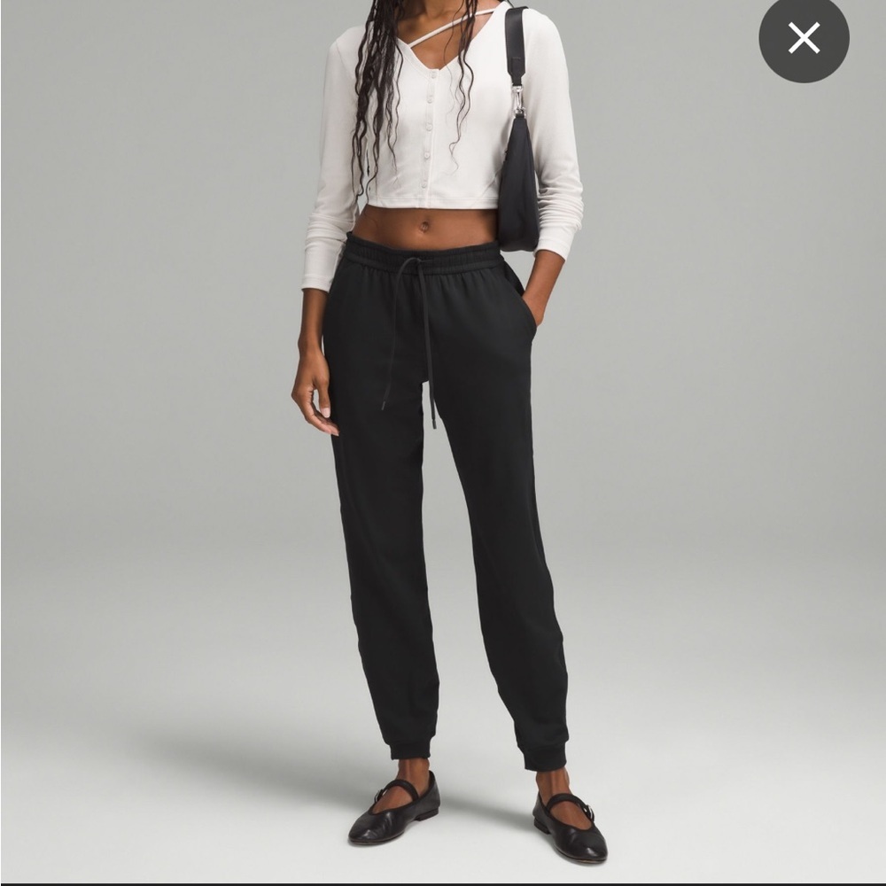Lululemon Women's Soft Jersey Joggers - Black Size 6